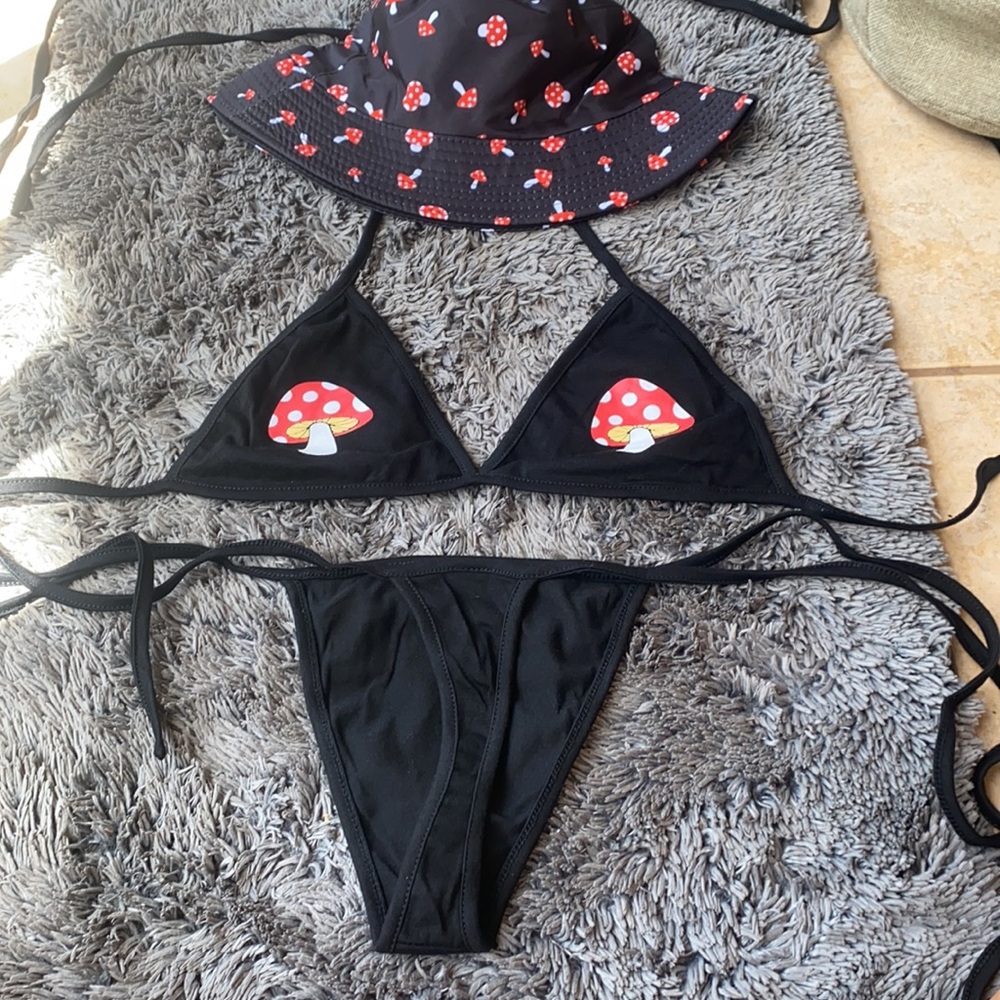 Mushrooms lingerie set - Picture 2 of 2